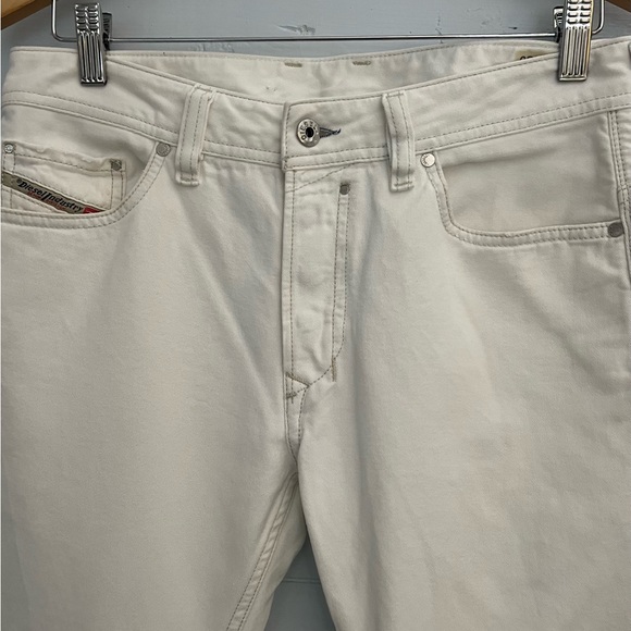 Diesel Safado Wash 0811G Regular Slim Straight White Jeans 28x27, $279 MSRP - Picture 1 of 16